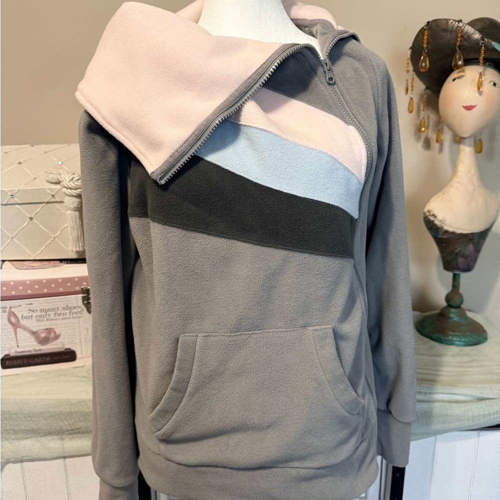 VENUS Gray and Pink Colorblock Jacket